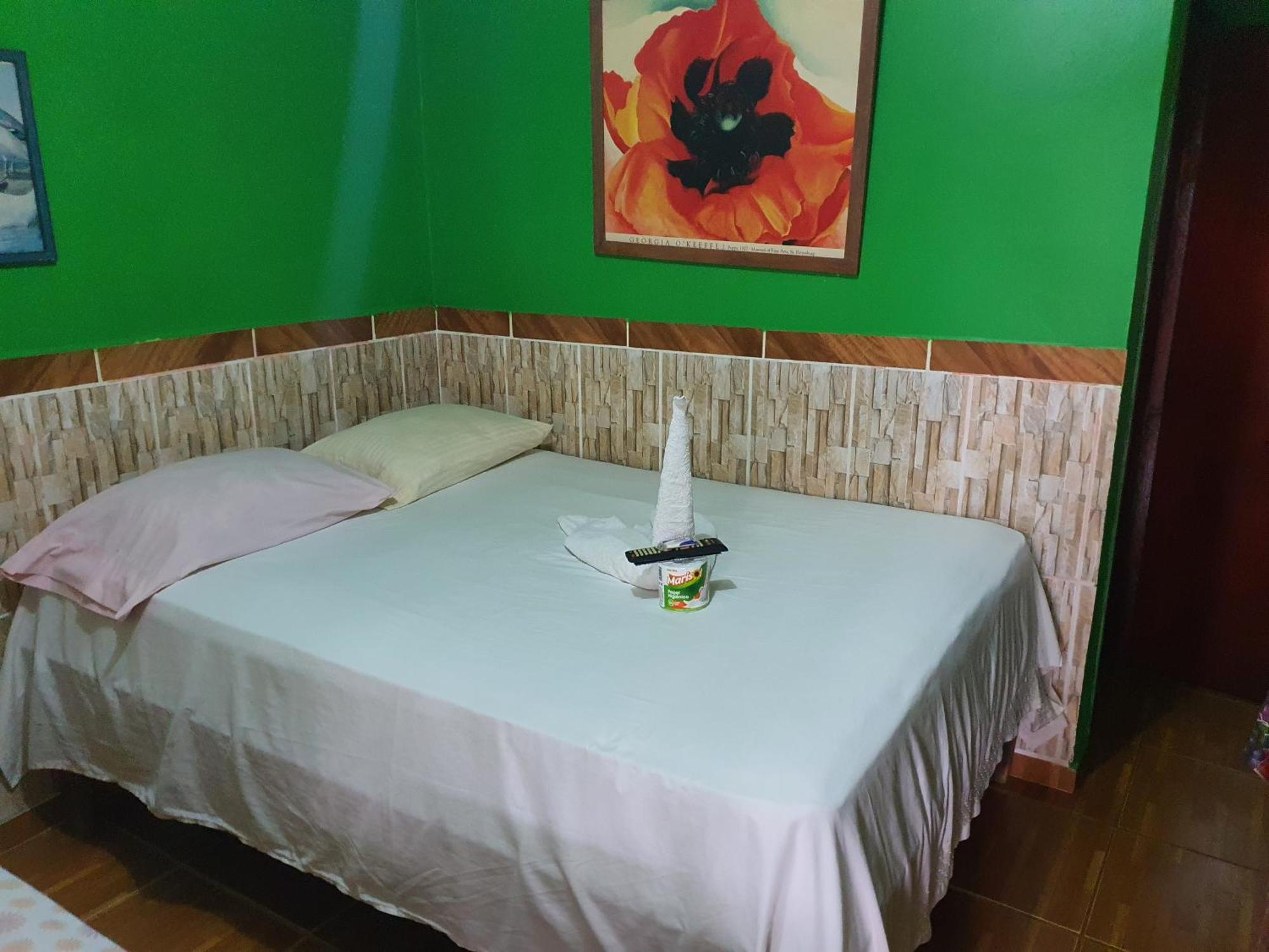 Hotel Economica Coxen Hole Ngoại thất bức ảnh