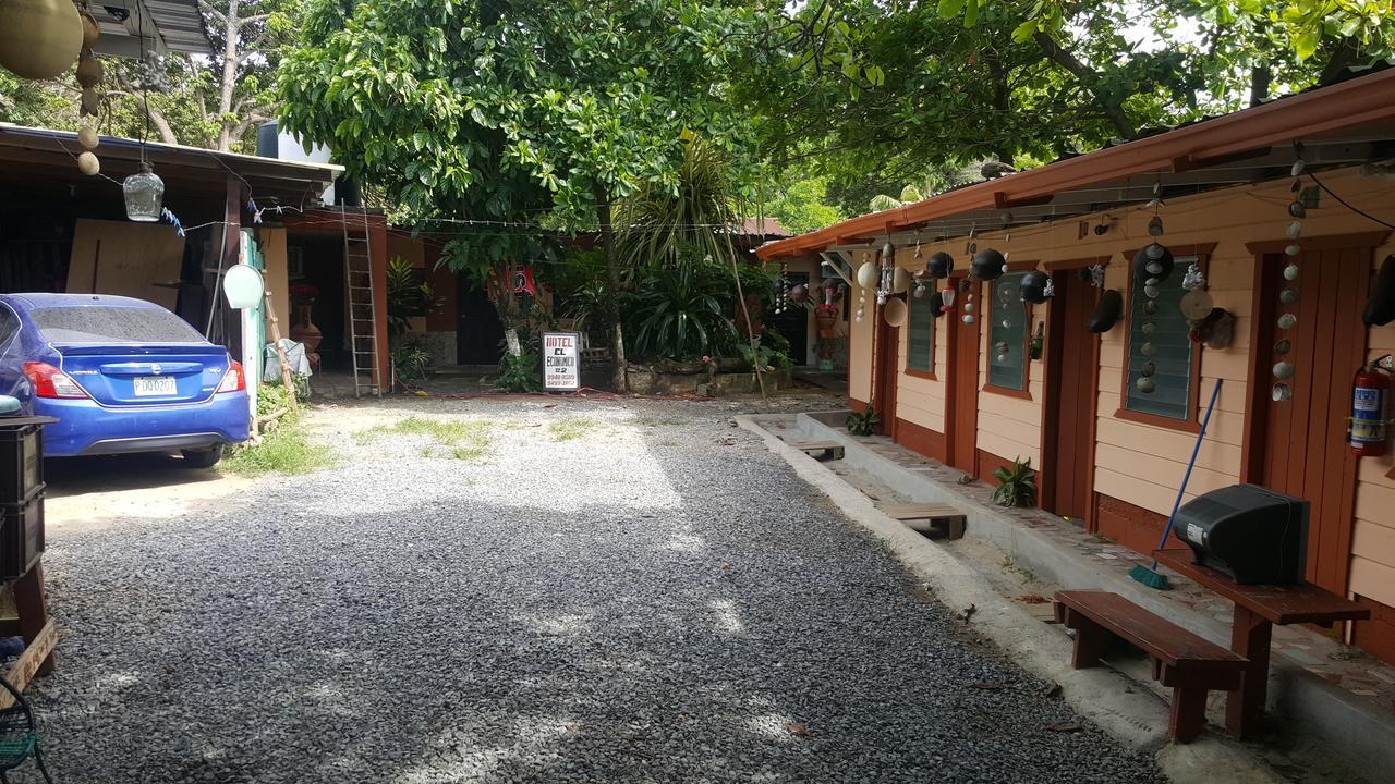 Hotel Economica Coxen Hole Ngoại thất bức ảnh