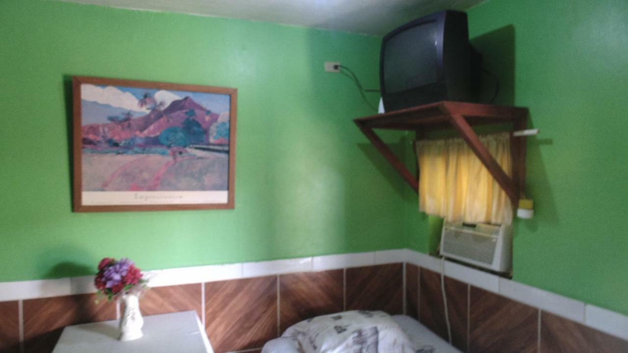 Hotel Economica Coxen Hole Ngoại thất bức ảnh
