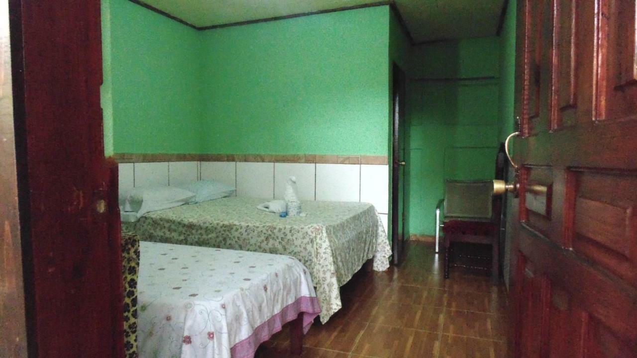 Hotel Economica Coxen Hole Ngoại thất bức ảnh