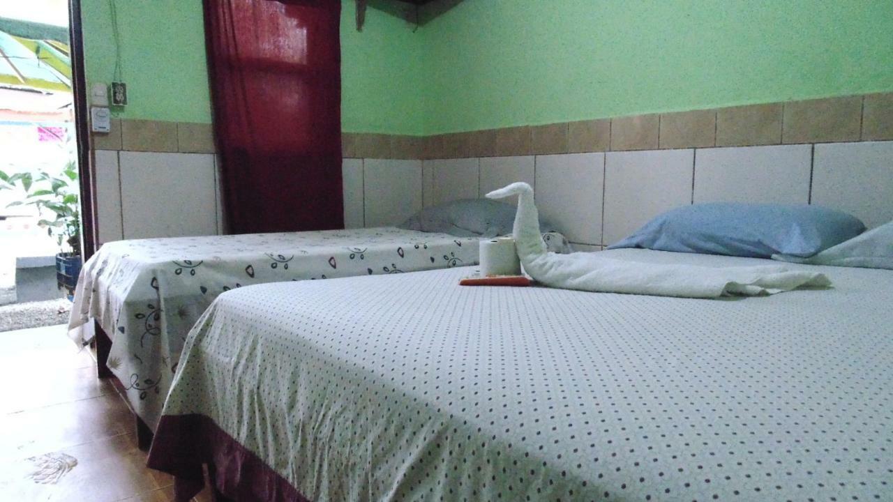 Hotel Economica Coxen Hole Ngoại thất bức ảnh