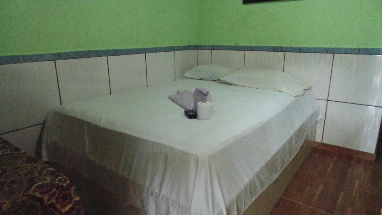 Hotel Economica Coxen Hole Ngoại thất bức ảnh