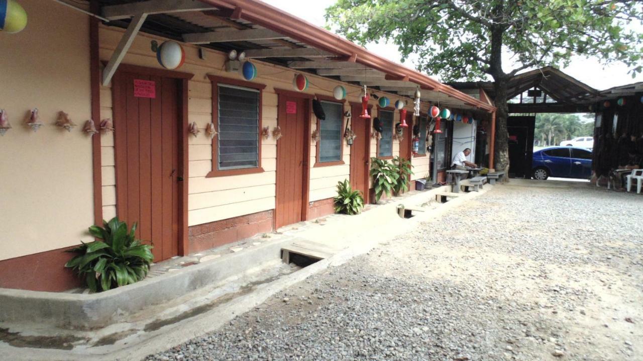 Hotel Economica Coxen Hole Ngoại thất bức ảnh
